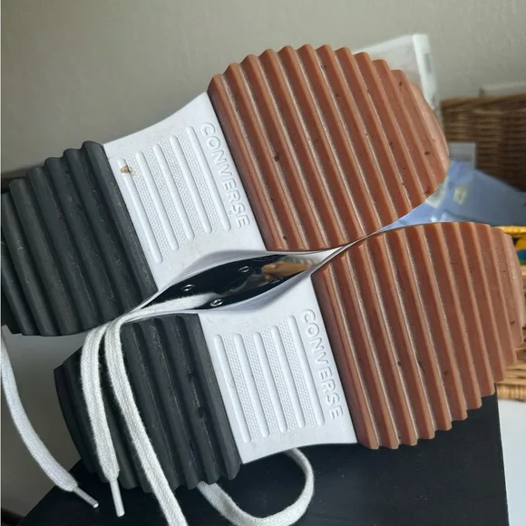 Converse women’s hike size 5.5 men’s 4 - Picture 4 of 9